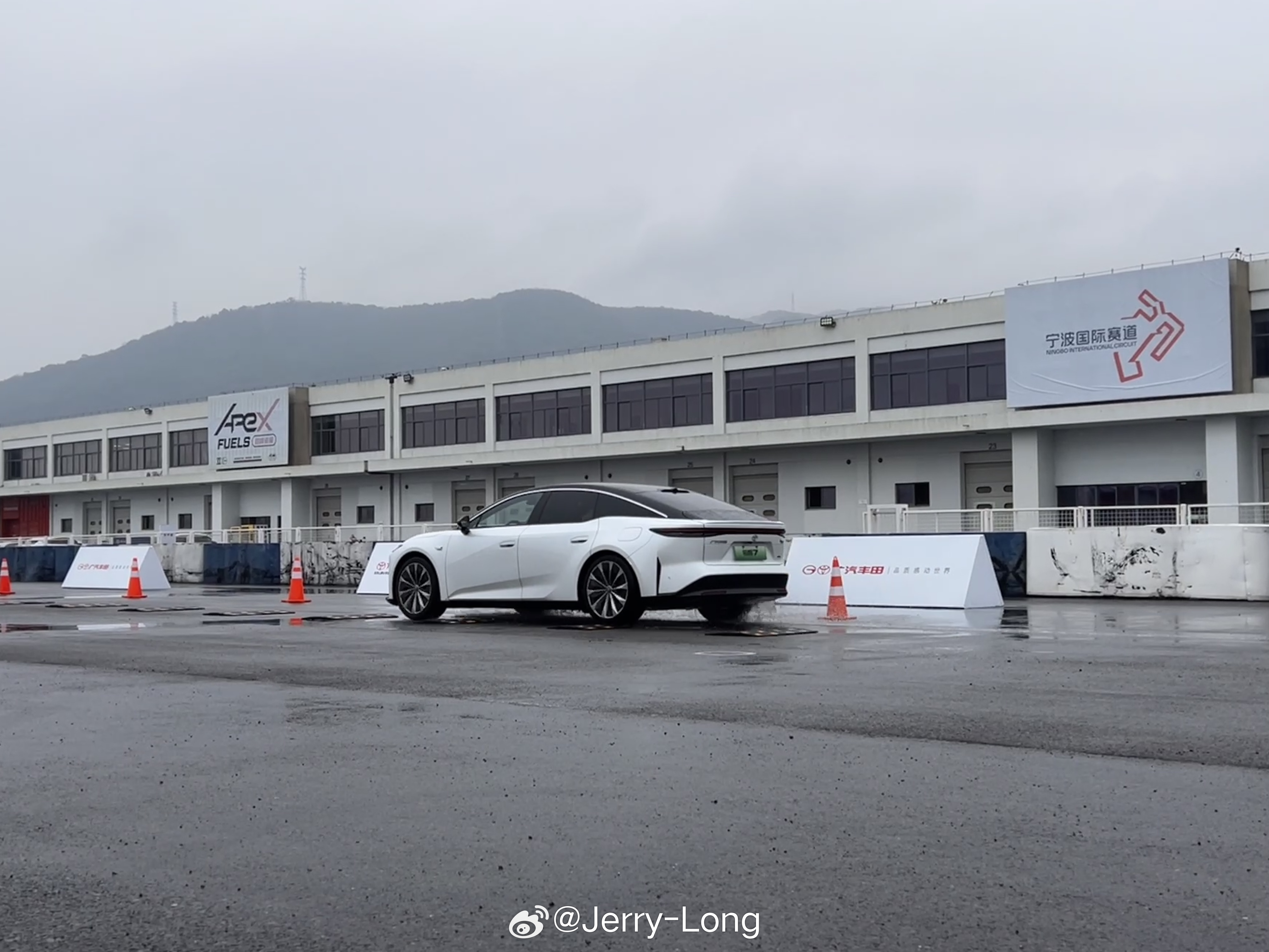 媒体首测丰田铂智7动态表现别只盯参数了，丰田铂智7首轮媒体首测给出了更关键答案：