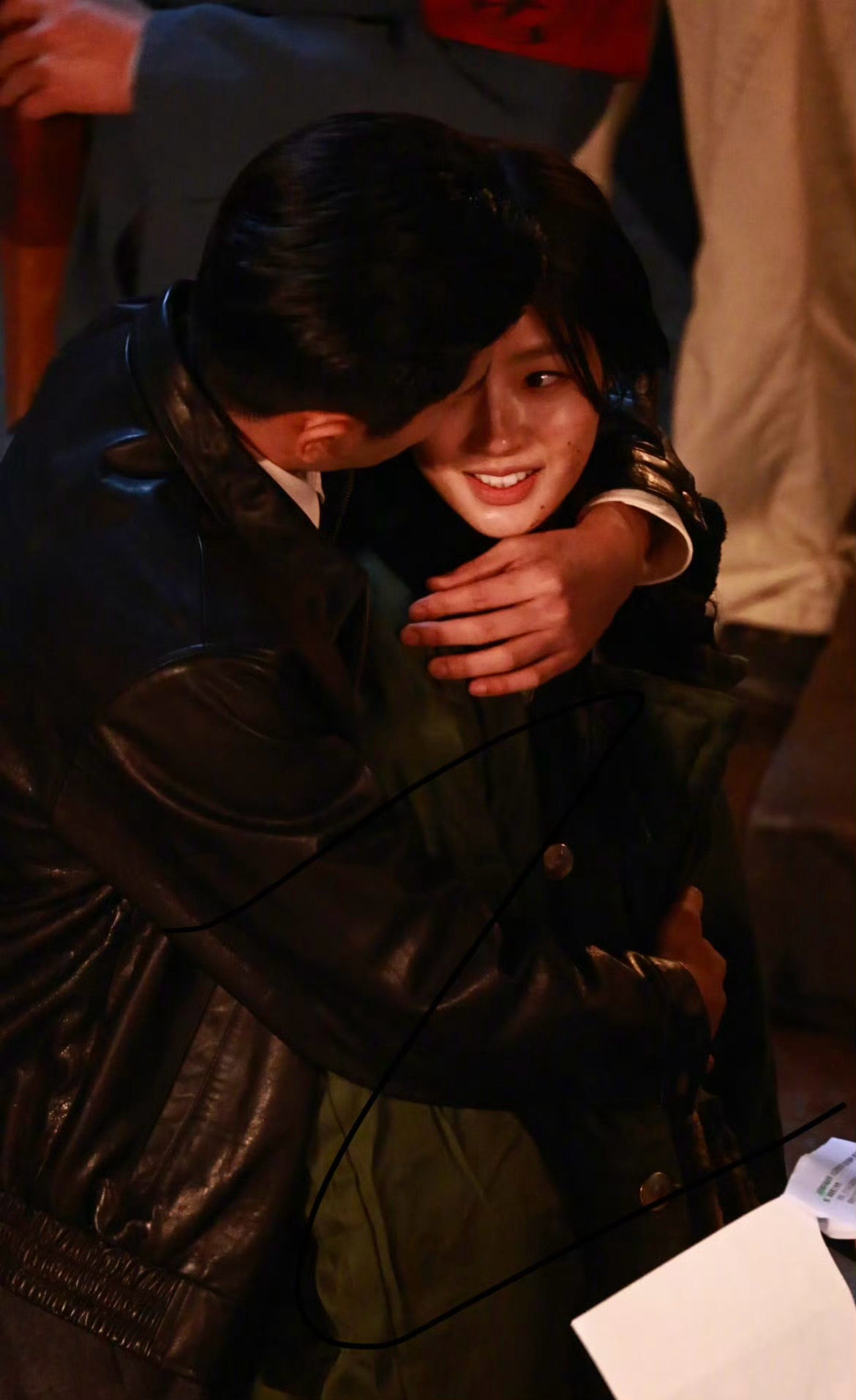 《玉簟秋》路透，丞磊背后抱徐若晗！[幹飯人][幹飯人][幹飯人] ​​​