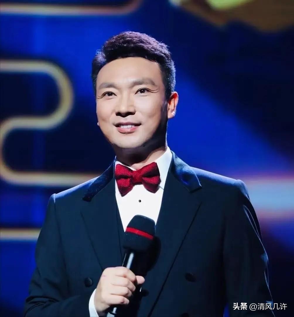 央视主持人康辉说：我下班回到家之后，我太太突然很严肃的跟我说，我可能得跟你谈谈，