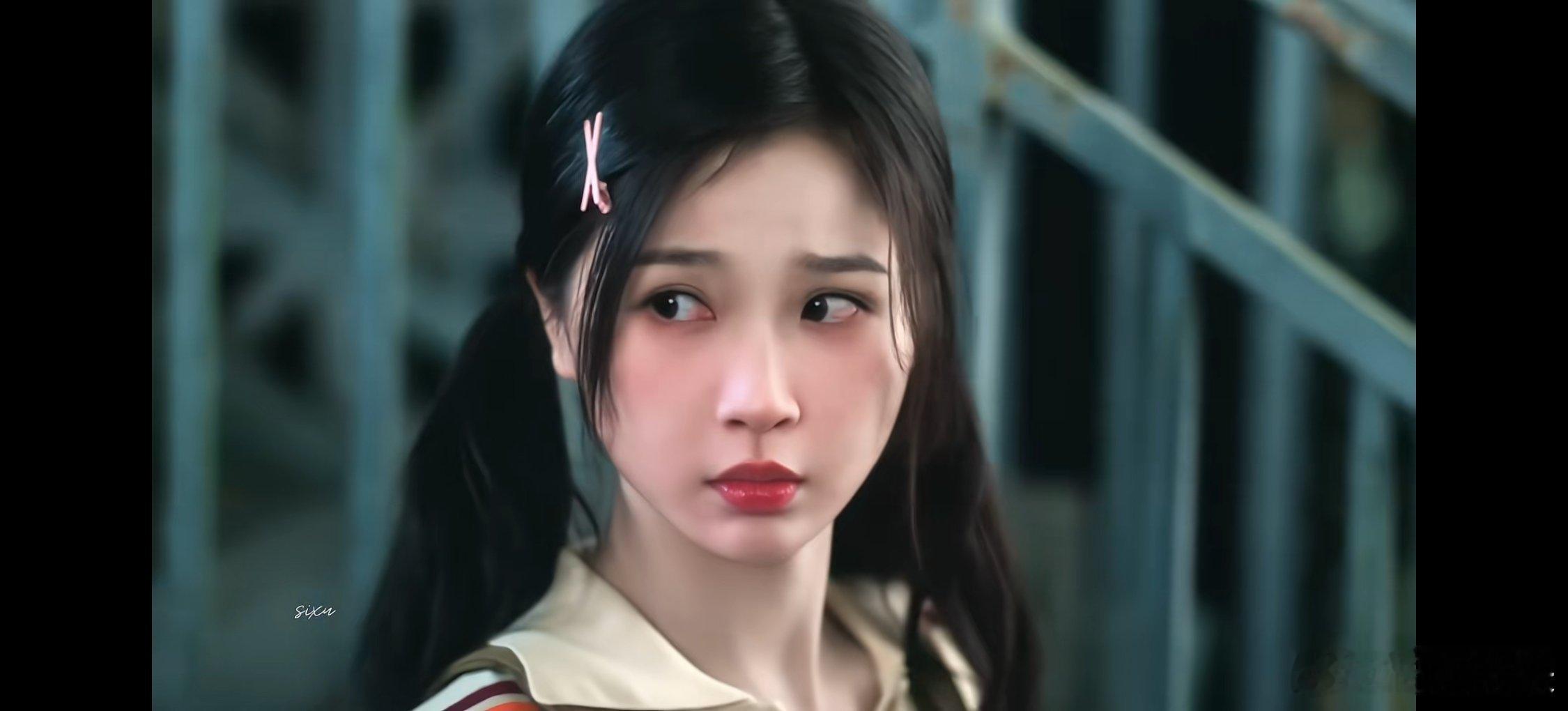 不止难看快30了还非要这样打扮装嫩感也出来了 