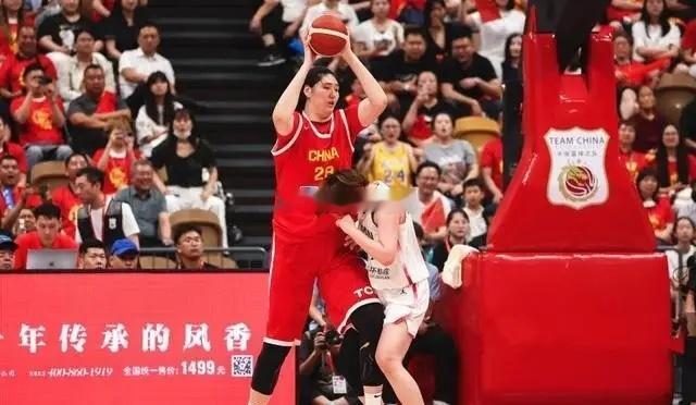 101-92胜日本！日本主帅赛后直言：最忌惮中国两位年轻新星中国女篮又赢了。热身