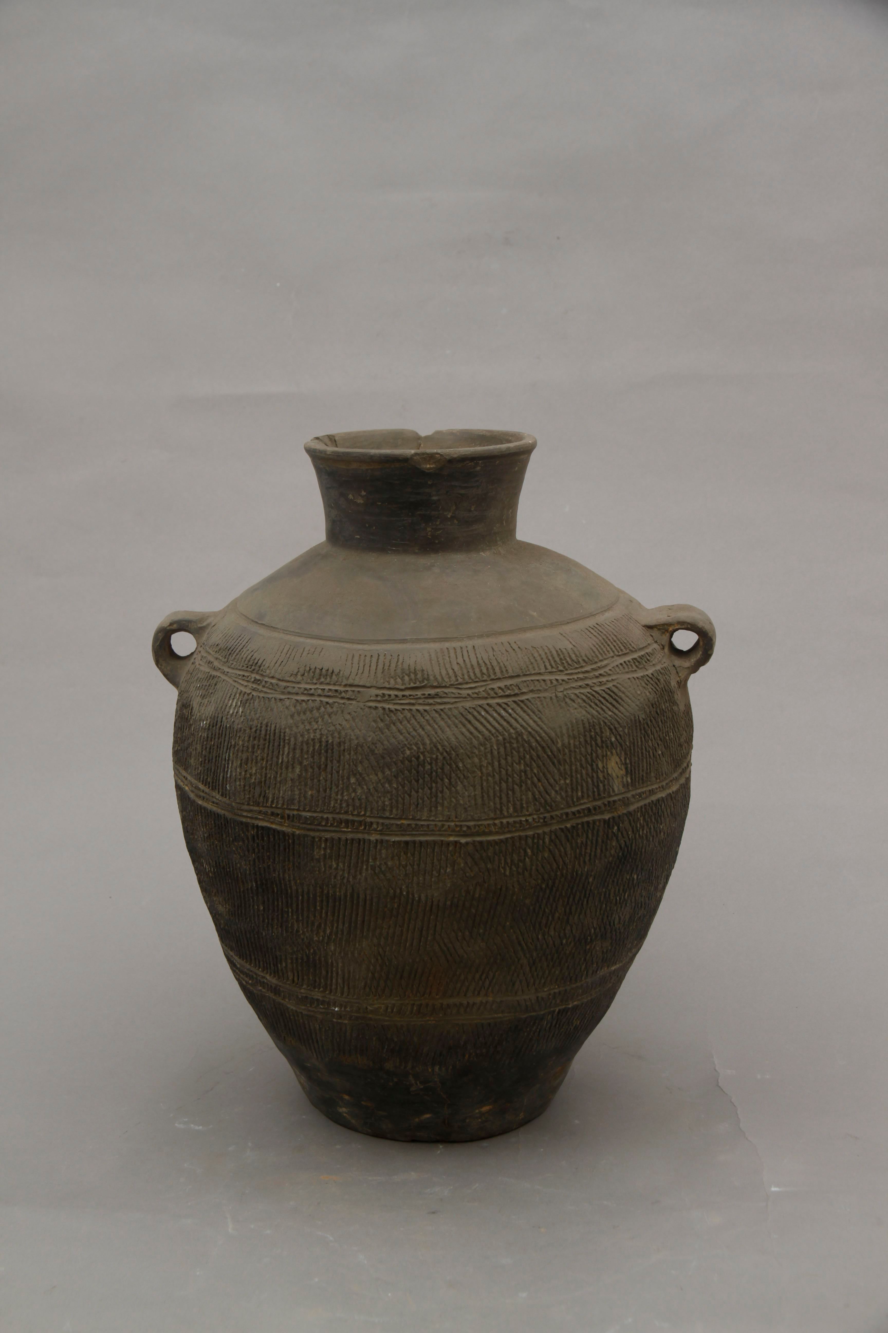 河北邯郸市博物馆藏商代的陶豆, 陶簋, 陶罍 