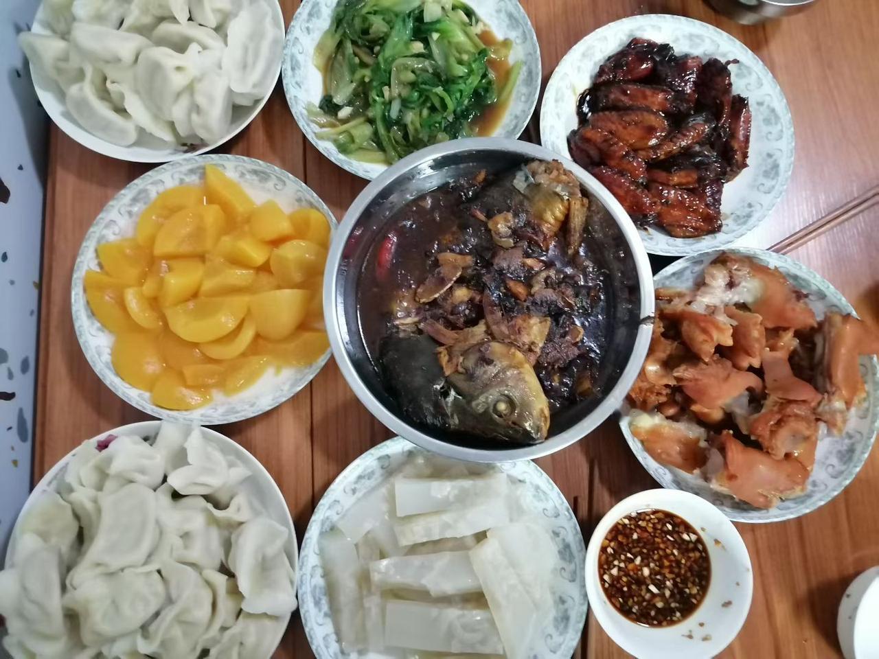 常言道，百善孝为先。
做子女的过年去给长辈拜年，是人之常情。
然而，拜年不能只是