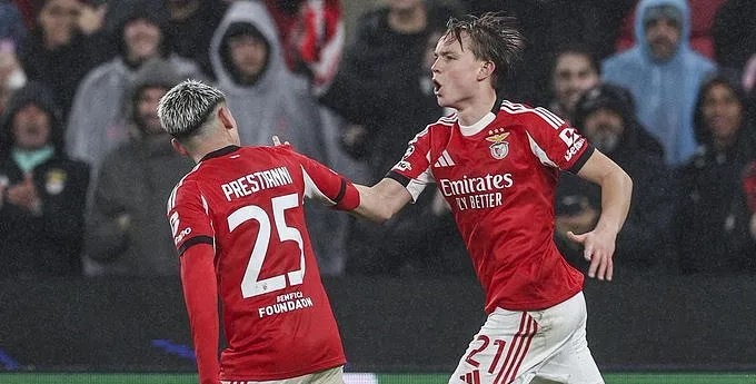 巴塞罗那俱乐部派出球探考察本菲卡的挪威边锋施耶德鲁普，正考虑正式报价求购。如果不