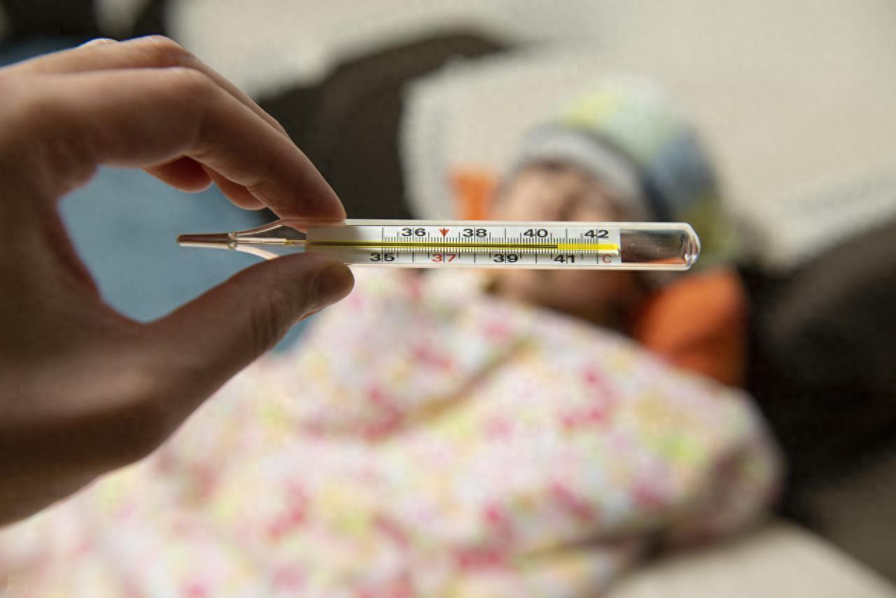 流感进入高峰期！张文宏呼吁：萝卜青菜先靠边，这6样赶紧安排上

一到换季，打喷嚏