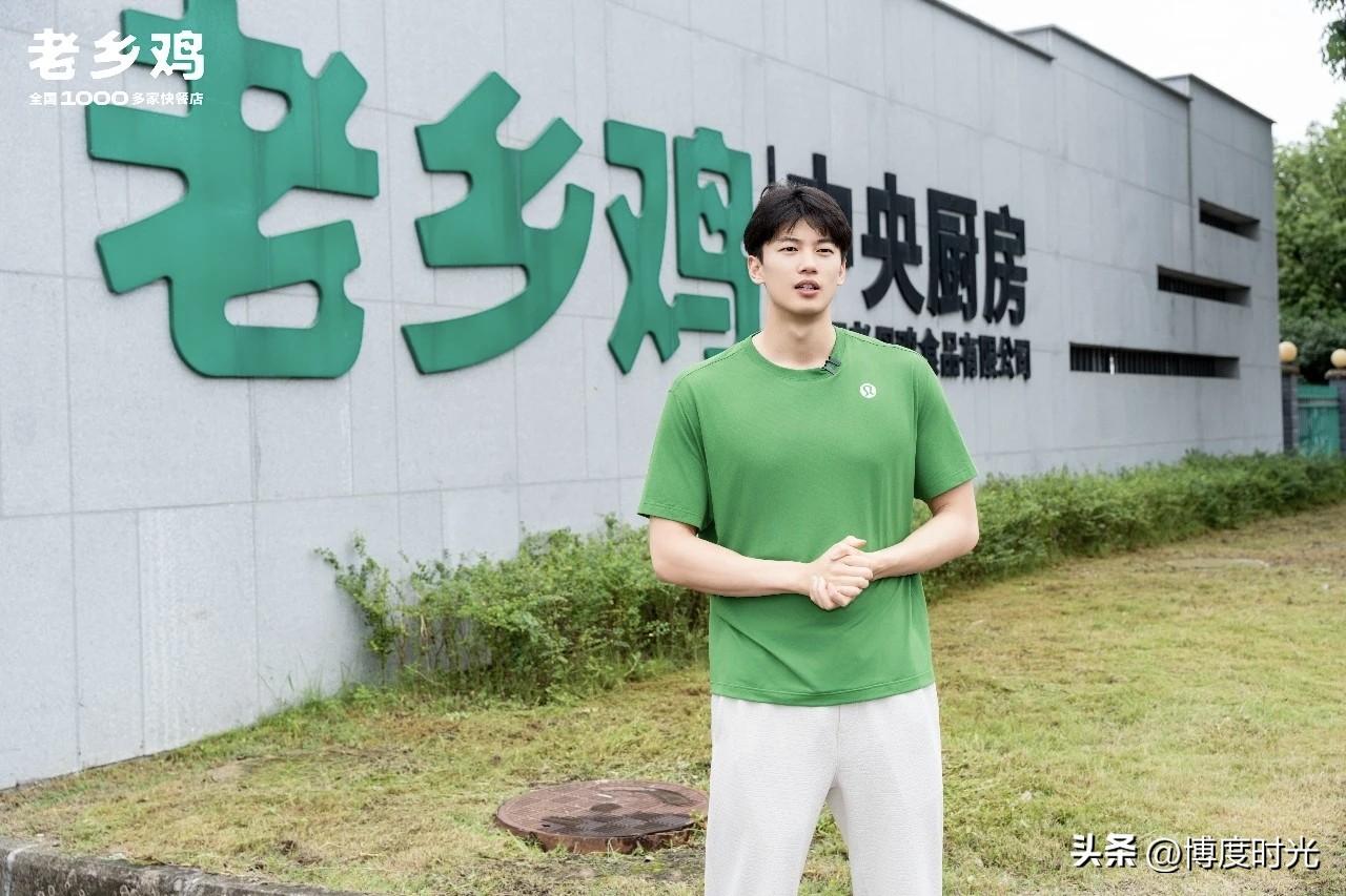 老乡鸡红黄绿餐饮溯源分类超绝
2024年4月
面对预制菜质疑
公开20万字内部溯
