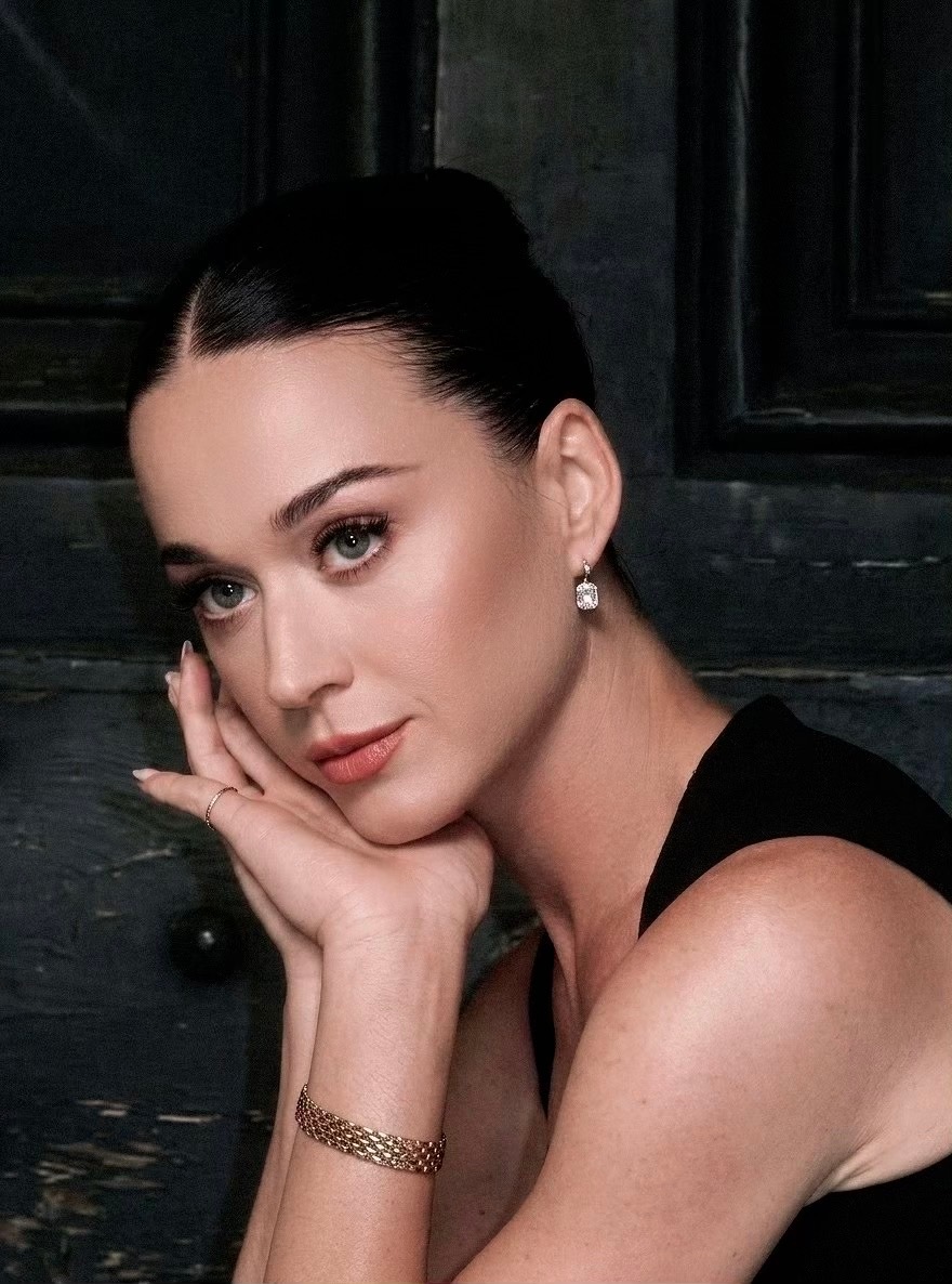 投稿：KatyPerry顶级女歌手展示建模中 