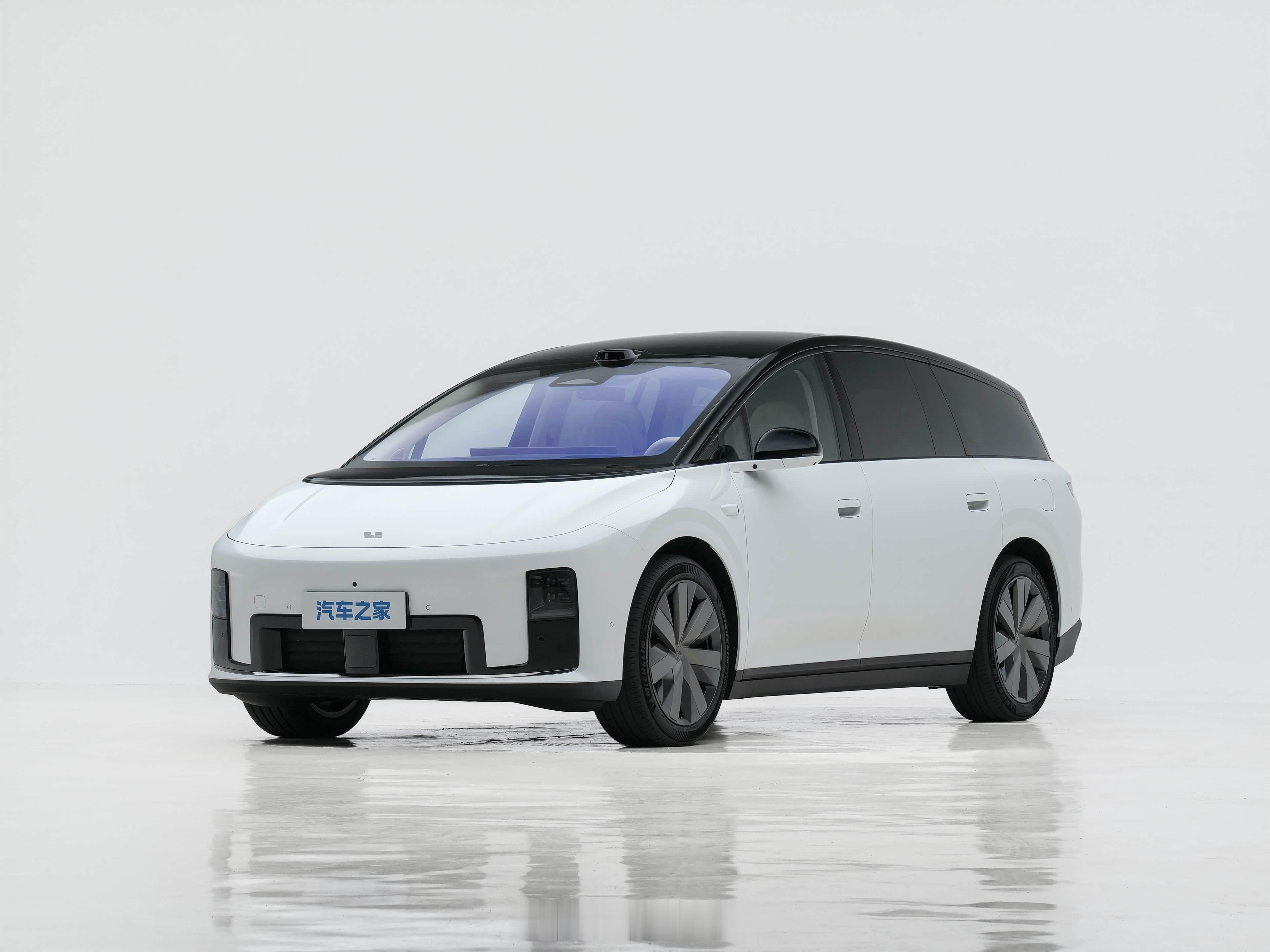 理想i8后驱长续航版上市，30.98万起/续航780km纯电 中大型SUV车长5