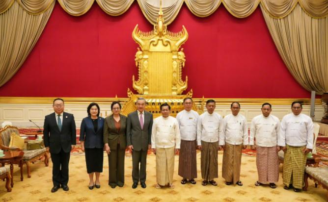 缅甸答应中国了

当地时间4月25日，缅甸终于等到了中国的到来，他们十分的开心，