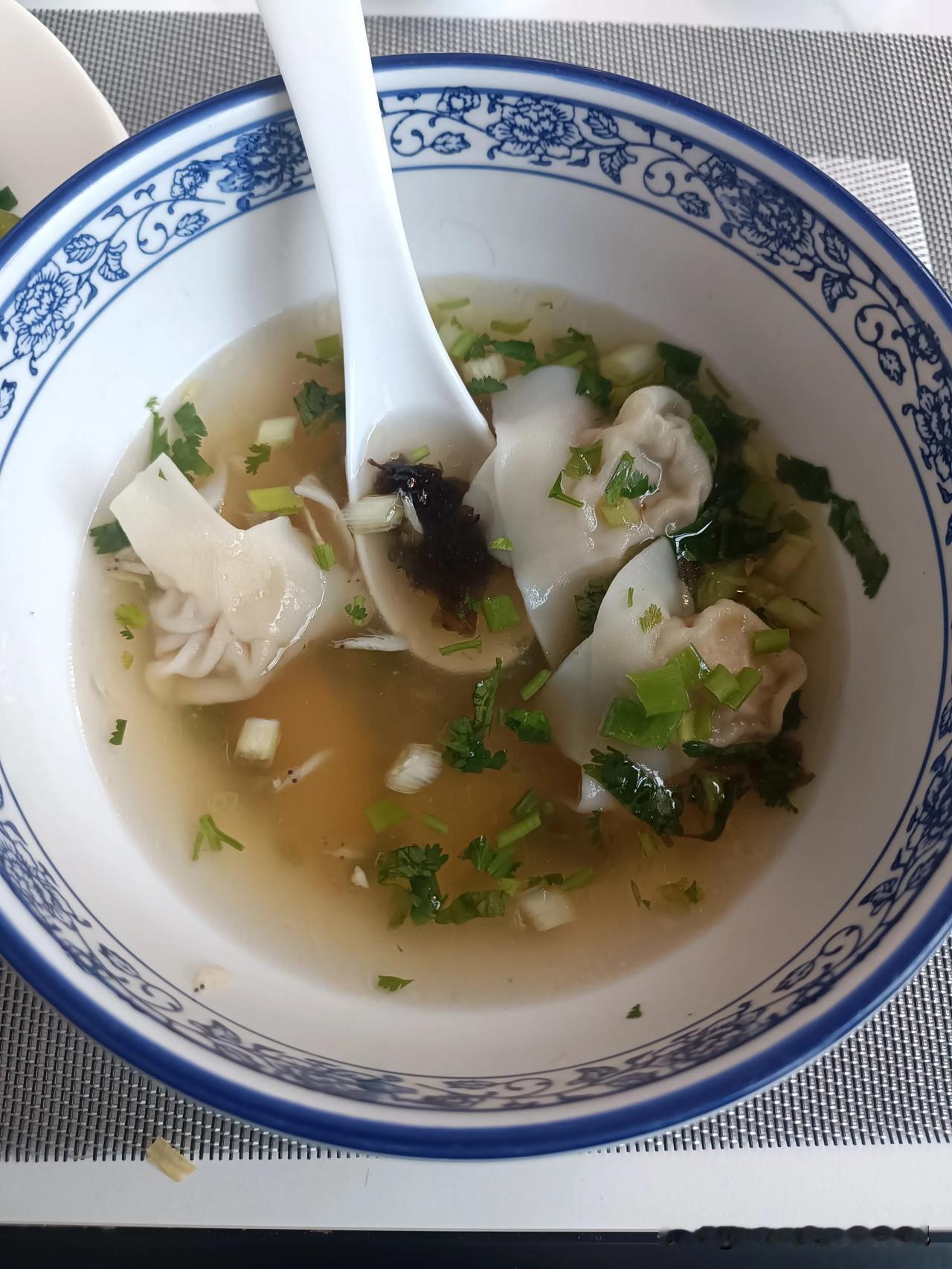 一碗小混沌，美味