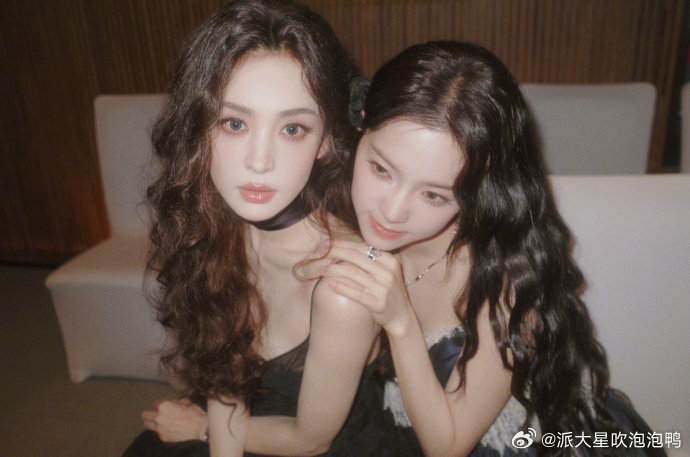 娜扎欧阳娜娜的15年和25年 娜扎和欧阳娜娜从2015至2025的同框照，真的百