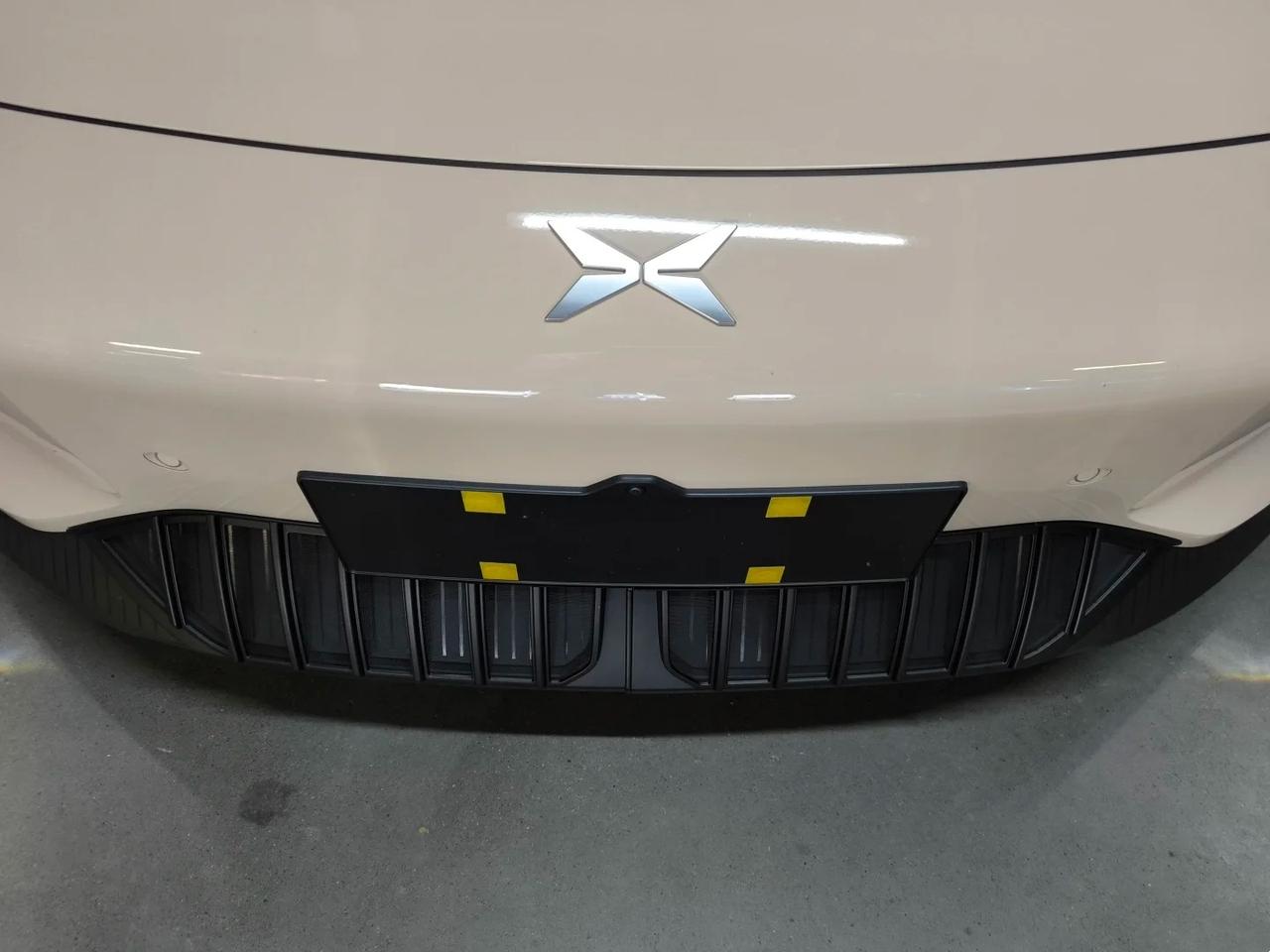 🕸️说实话，我觉得防虫网这东西属于“丑但真有用”。像Mona这种前脸开口大的车