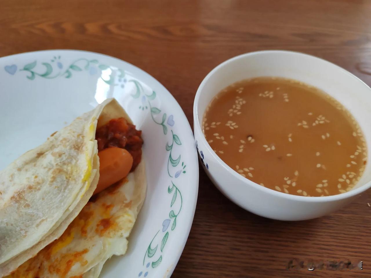 咖喱鸡蛋卷饼，配甘南油茶。