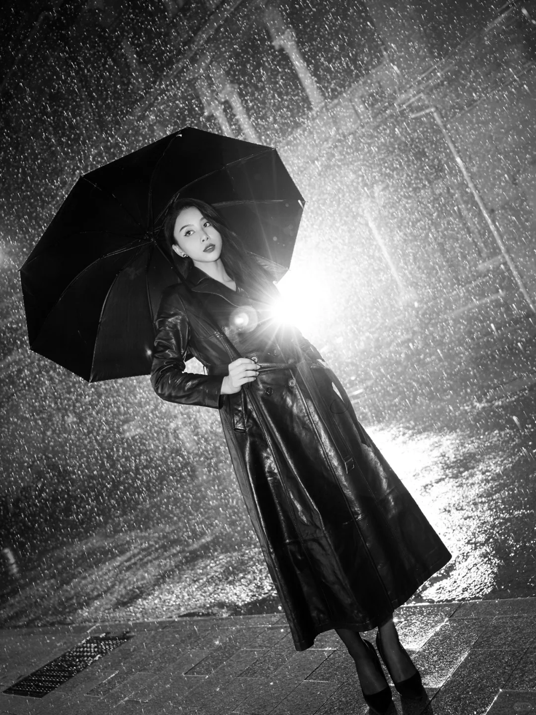 雨一直下，彩色OR黑白