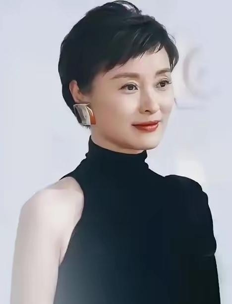 演员吴越说：“ 我不会结婚了，也不会再去谈恋爱了。不是因为谁把我伤了，也不是对感
