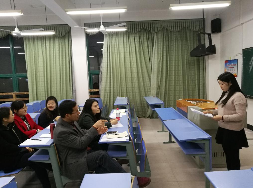 考研复试时，用不用穿“西服”？过来人：用力过猛容易弄巧成拙
考研复试时不建议穿西