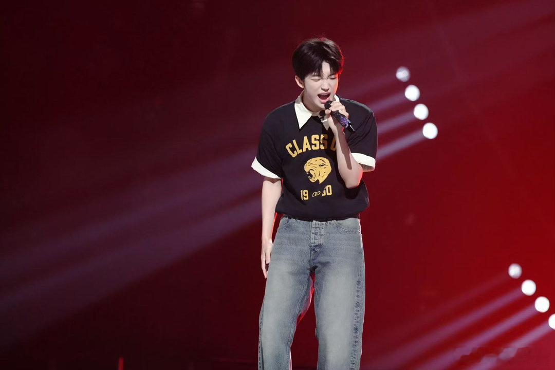 黄子弘凡还没原谅高音吗 天赐《MAMA》舞台来袭，高音直击，说唱利落带感，舞台风
