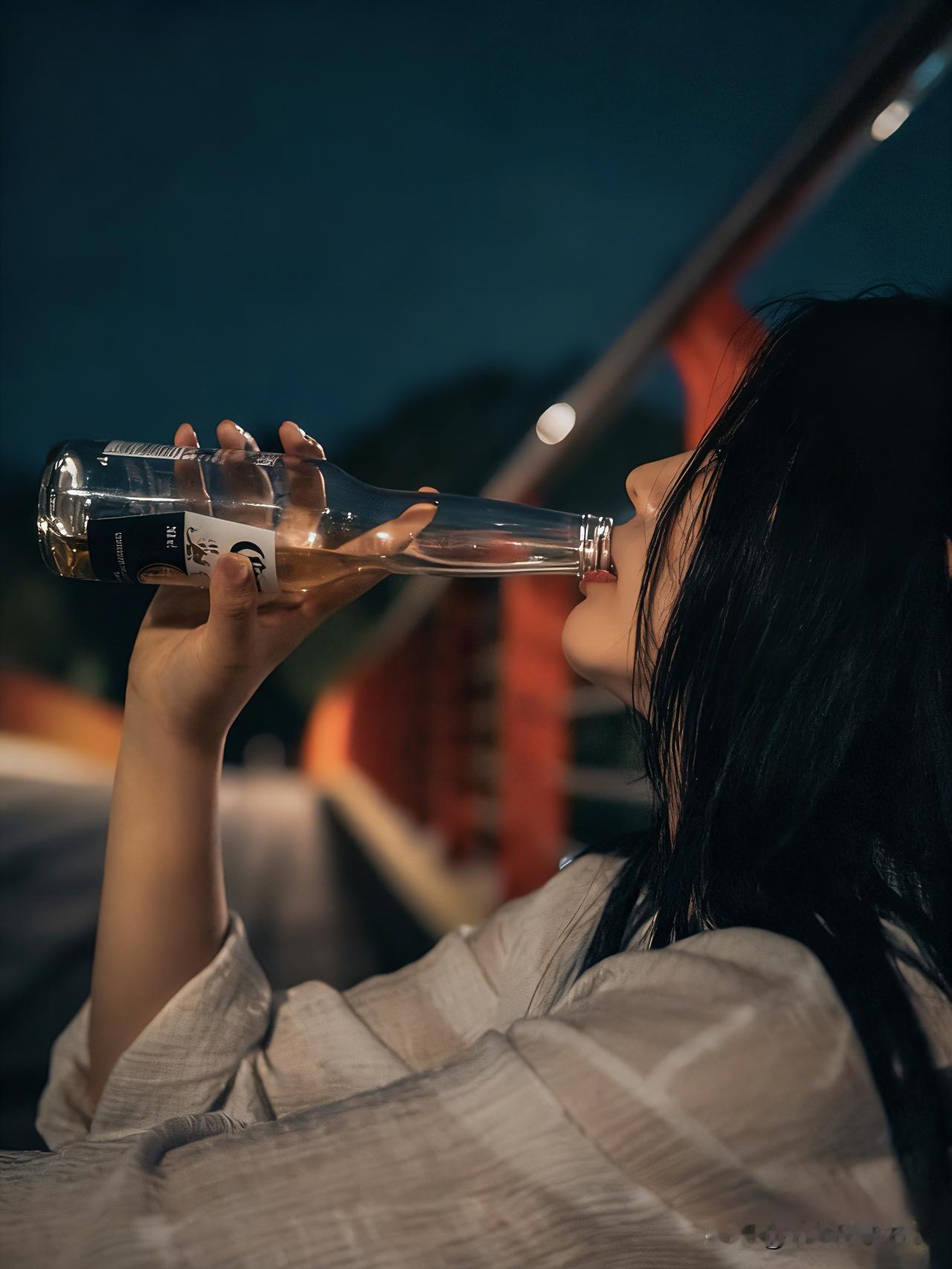 太认同啦！你想啊，生活哪能啥都占着，就跟手里攥沙子似的，攥得越紧漏得越多，舍得松