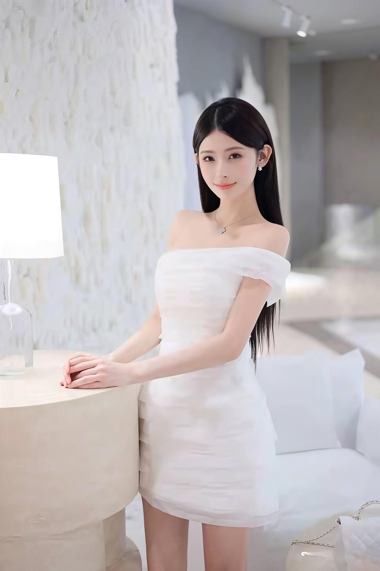 一城崛起万村空，村头巷尾无人踪，儿时玩伴今何在，都在城里还房贷[捂脸][捂脸][