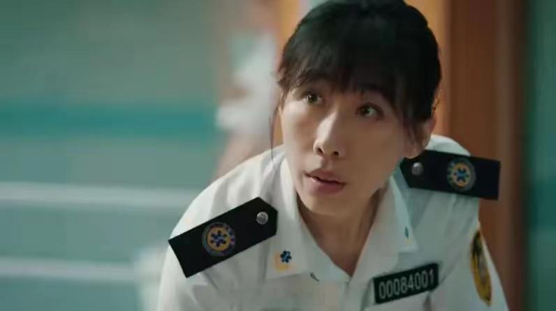 《奔跑吧，医生》：让央视评论区吵翻天，医疗剧的天花板来了！ 