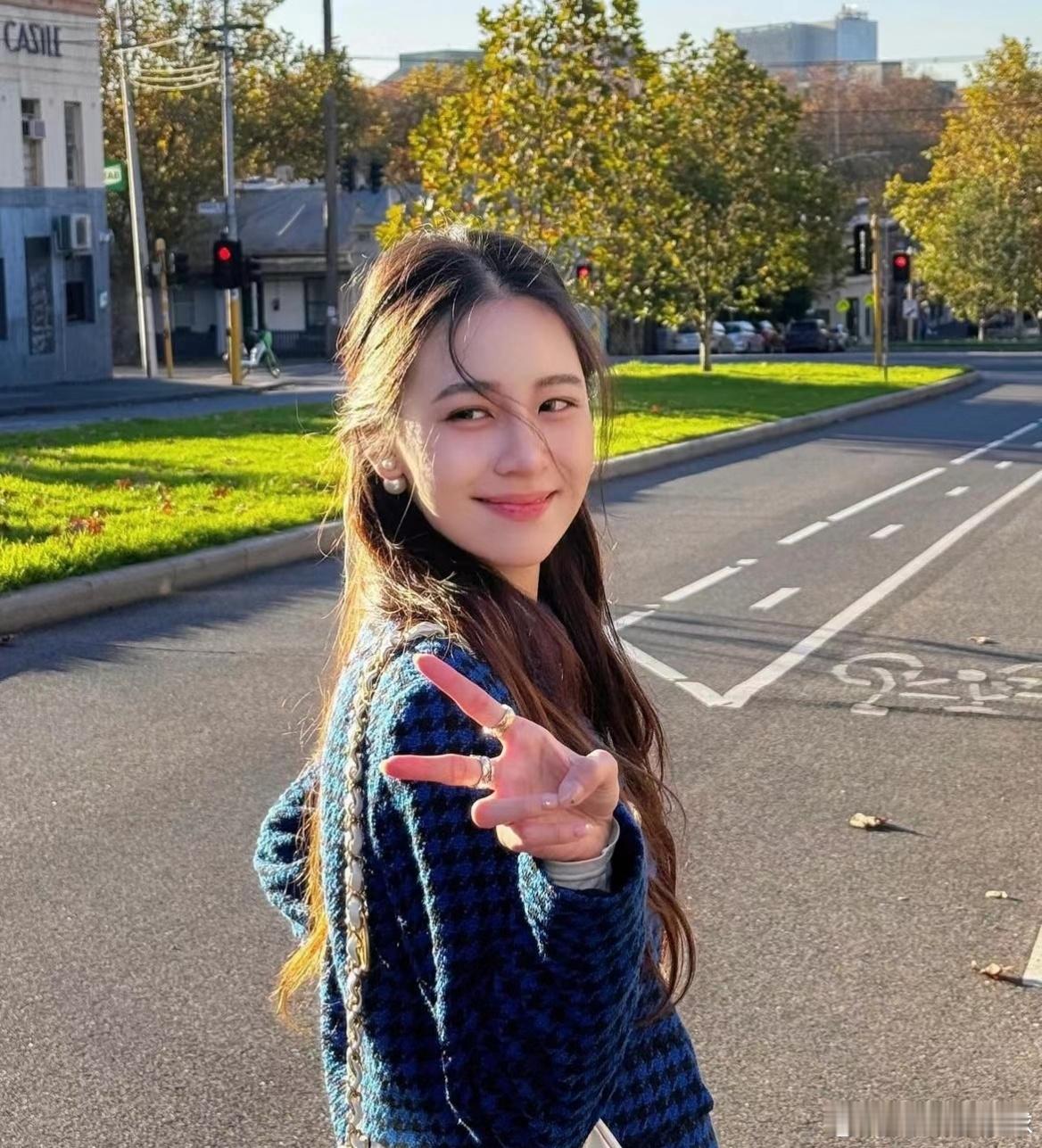 群内每天都会有精彩讲解，红包相随，陪你一起度过精彩瞬间。杨幂脸被蒸汽眼罩烫伤了赛