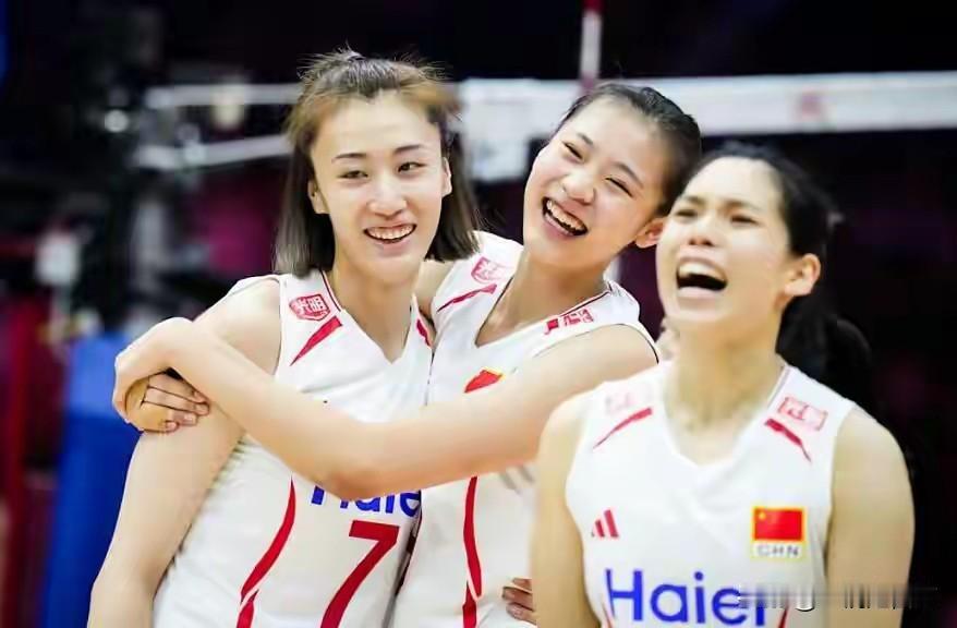 世界女排联赛南京站，首战完败给捷克队的中国女排对阵第二个对手泰国女排，虽然中国队