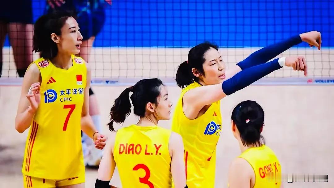 23-25，19-25，女排世联赛澳门站，中国女排越打越差，目前已经0-2落后于