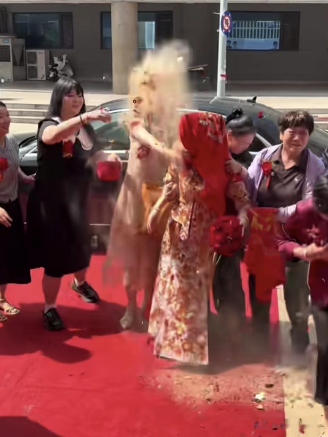 一直以为只有男的才这么闹婚