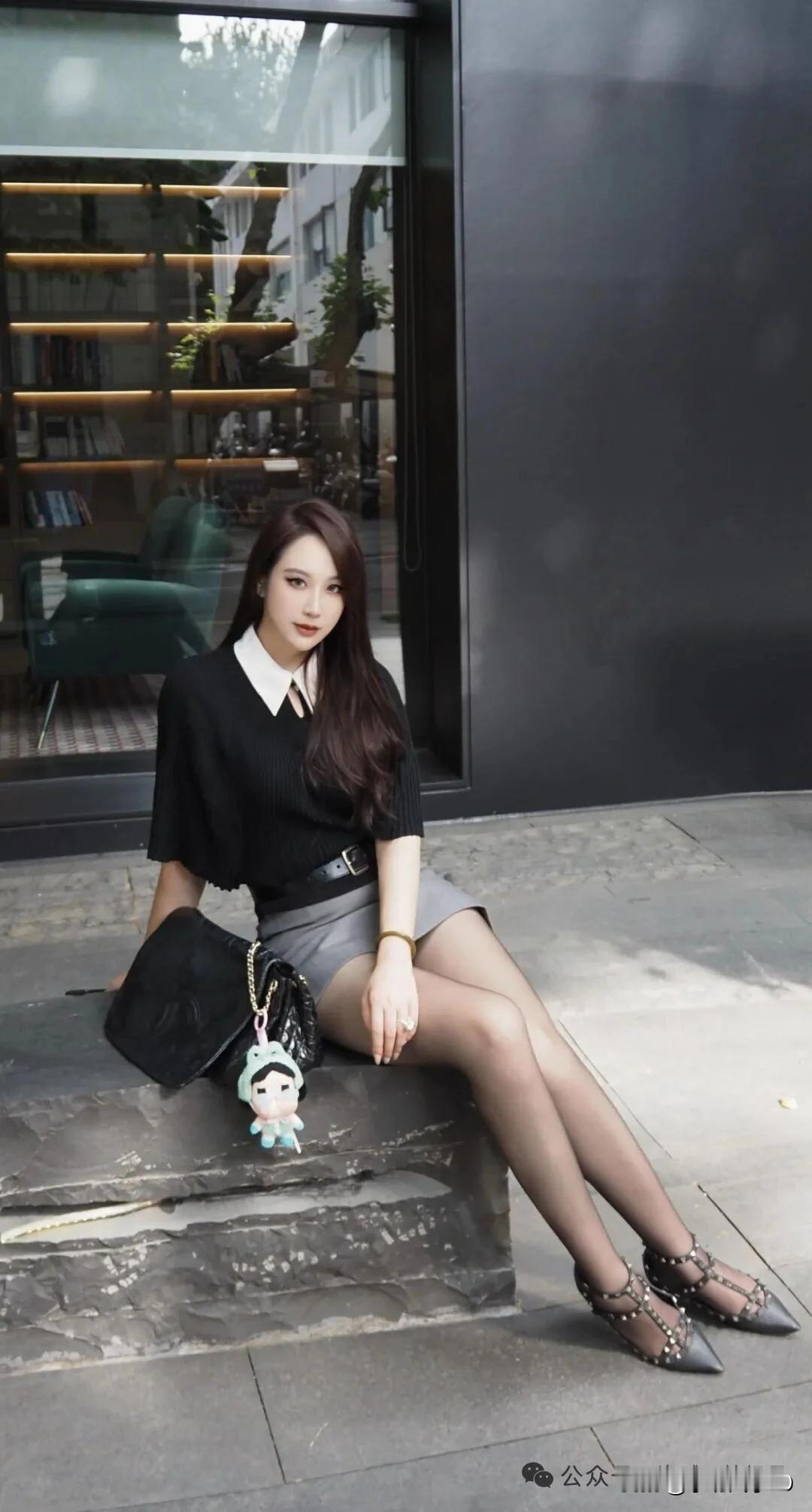 都市女孩的时尚穿搭，优雅与俏皮并存！