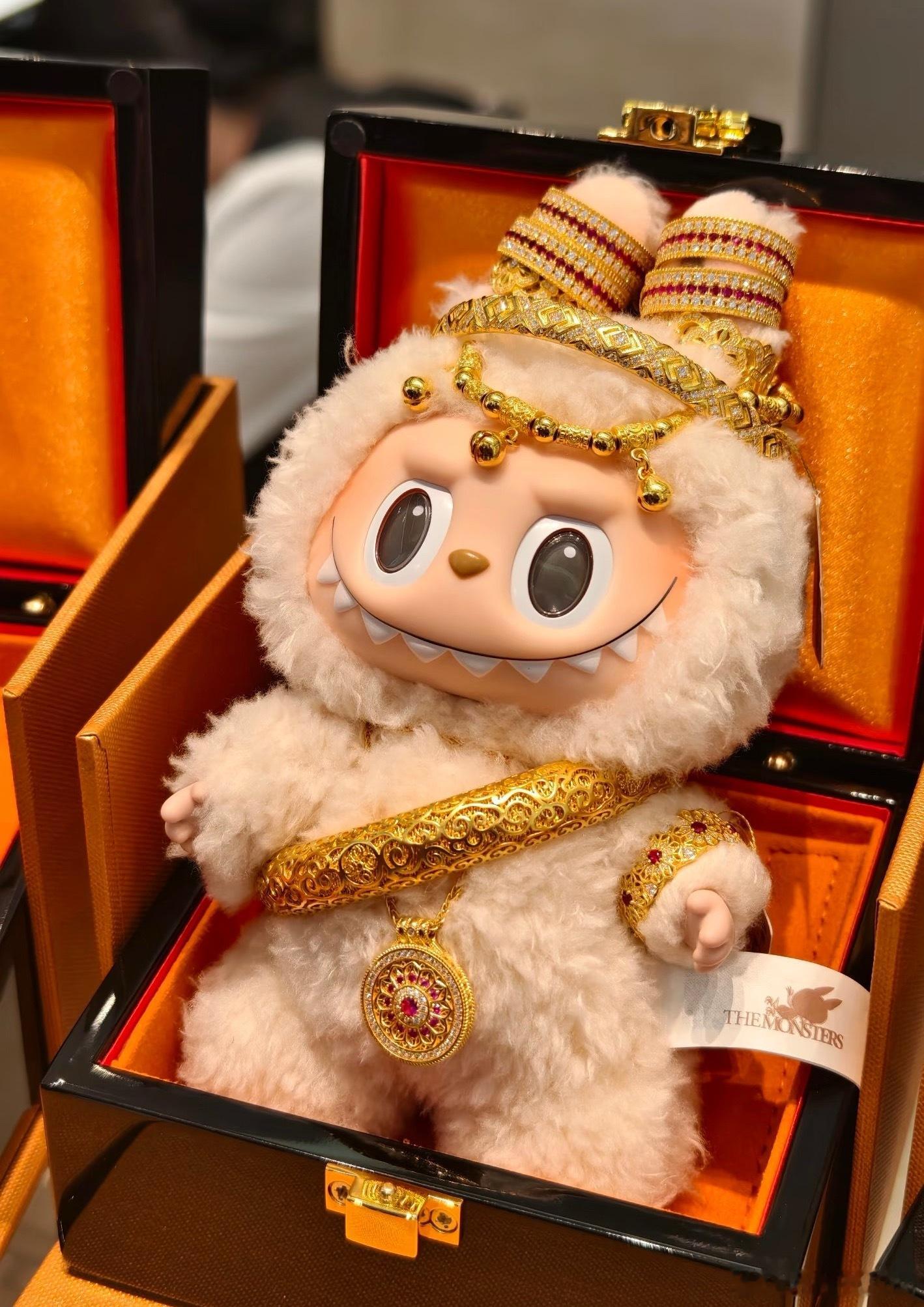 黄金 少操没用的心，多买万能的金[喵喵] ​​​