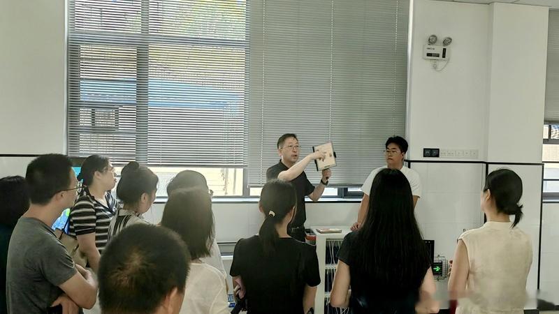 房县校园 房县：中小学图书馆数字化赋能读书行动领航计划工作推进会召开校园房县十堰