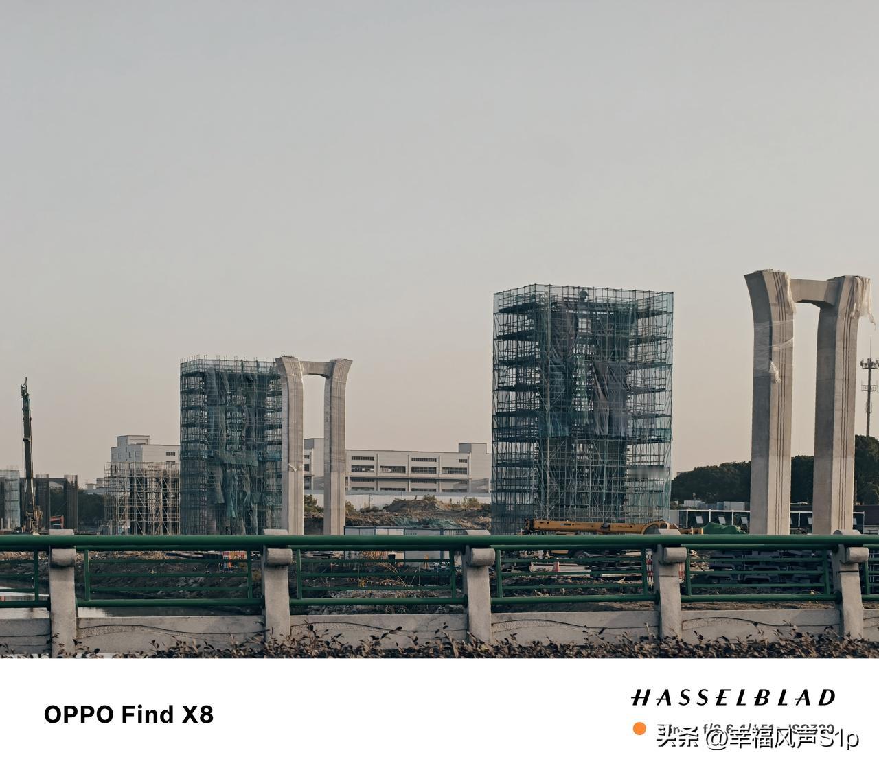 张家港又一个3层全苜蓿叶全向立交建设如火如荼中，这墩子看着有近20米高吧，厉害了