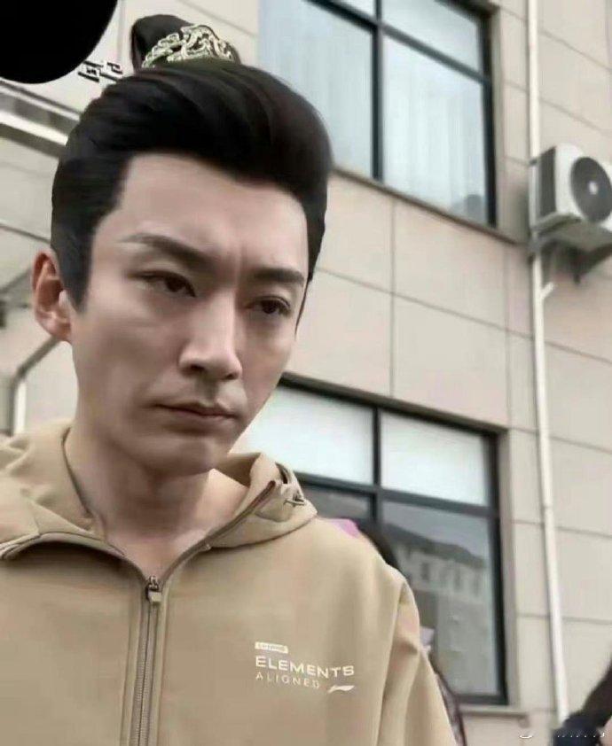 刘学义真是在证明了现在电视剧里面的滤镜有多重 ​​​