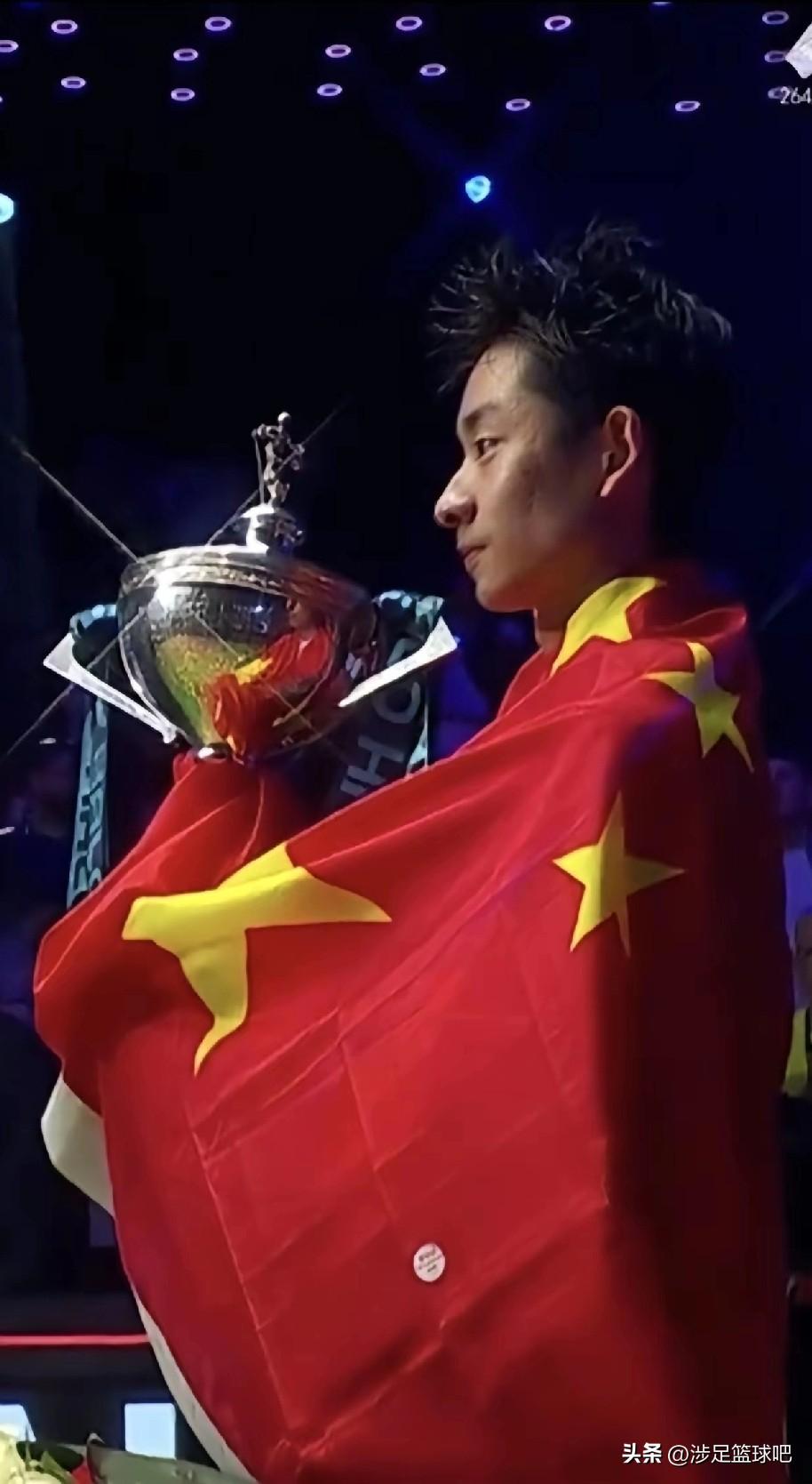 吴宜泽18:17墨菲，夺得2026年世界锦标赛冠军后，吴宜泽的父母哭了，真心支持