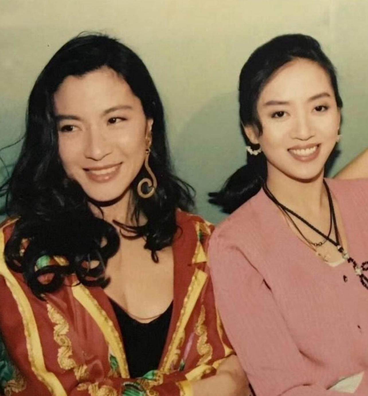 阿雅说，她和杨紫琼在瑞士偶然重逢。阿雅的文字真好，读着她笔下的杨紫琼，杨紫琼的眼