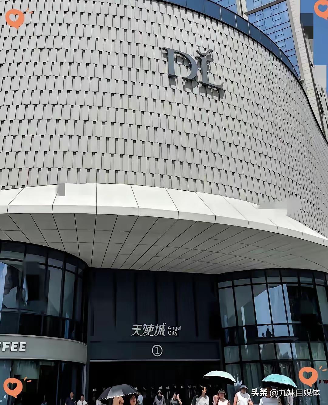 房东万万没料到，这次算是偷鸡不成蚀把米。

原本年租金800万，直接暴涨到240