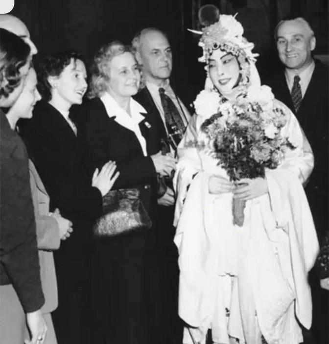 1961年，梅兰芳因心肌梗塞在京逝世，周总理特批一副阴沉木棺材做灵枢，修墓时，二