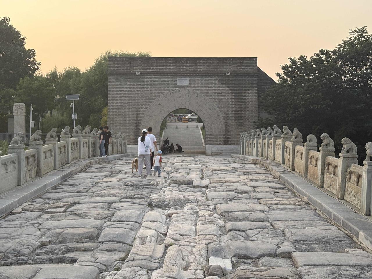 恢复古城，拆掉现有村落，必要吗？古城演进到现在的村落形制，每一步都是在改进，是原