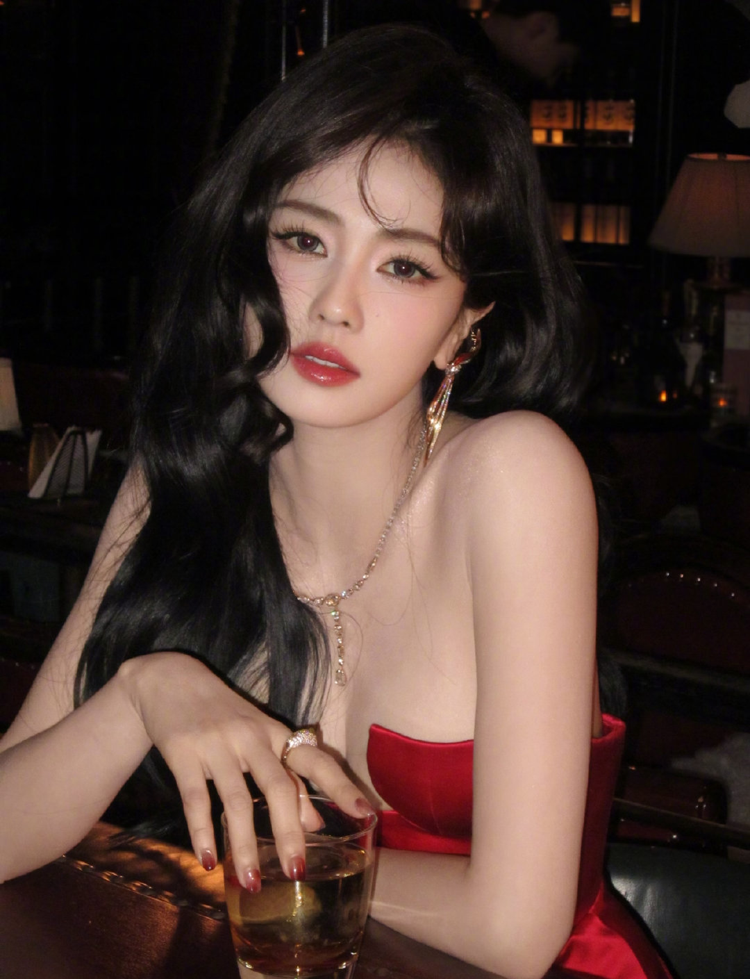 白鹿不是很励志吗白鹿争议焦点 网友说白鹿争议焦点不是她的学历 