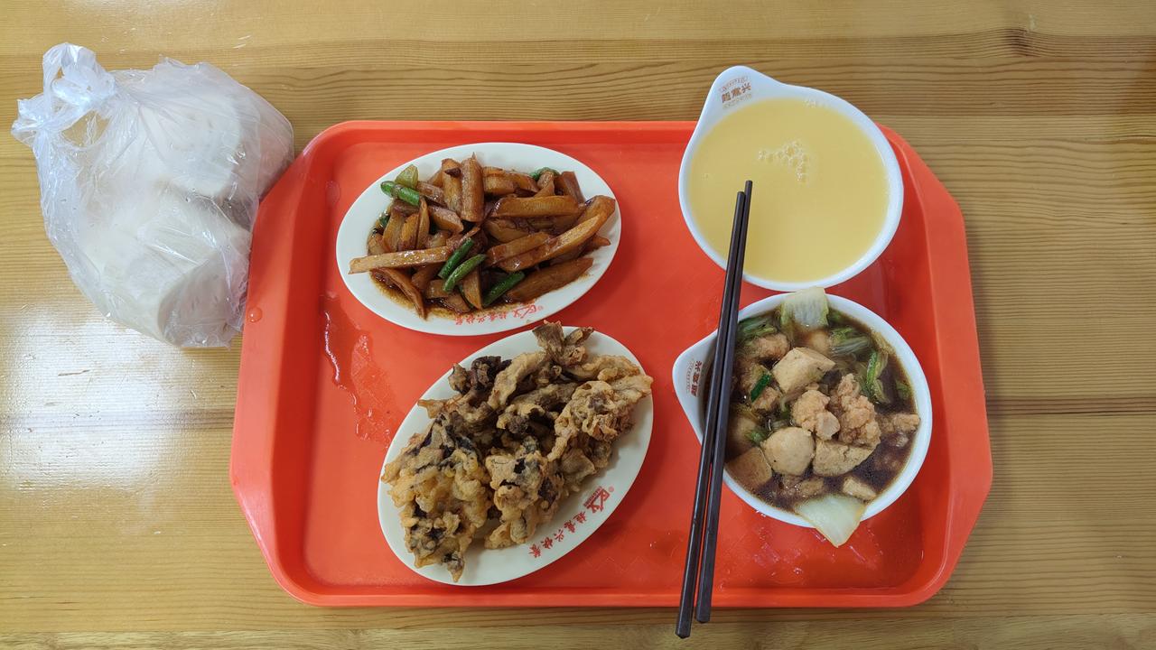 淄博市张店区共青团西路.老济南超意兴理工大店…用餐消费15元，土豆条4元.炸蘑菇