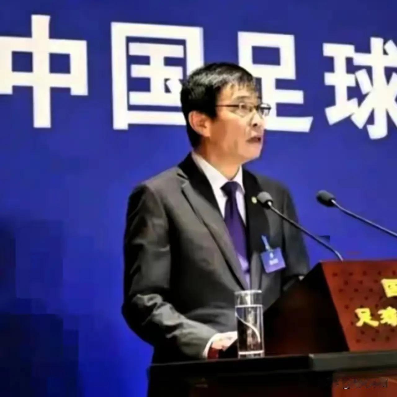 平安保险买了容易出车祸，耐克鞋穿容易摔跤，蒙牛牛奶和怡宝矿泉水喝容易拉肚子。[呲