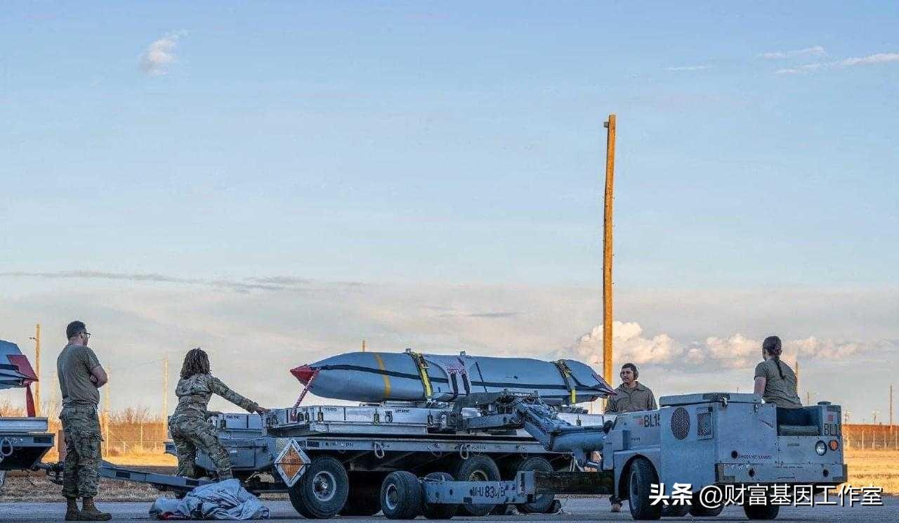 🔥《重磅！美国授权乌克兰生产西方导弹+防空系统！G7集体背书，芬兰解除核武禁令