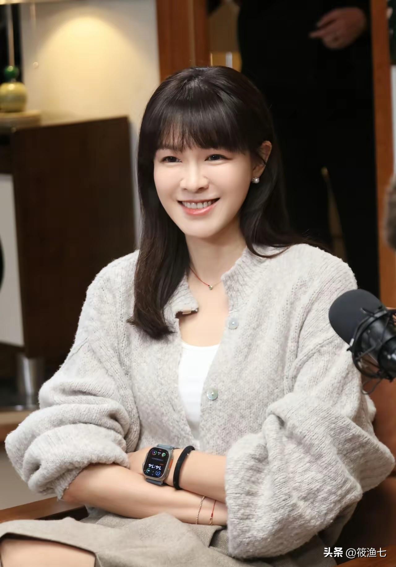 39岁之前都一直在坚持丁克，39岁那年就突然决定要生孩子了，李艾的人生全凭自己做