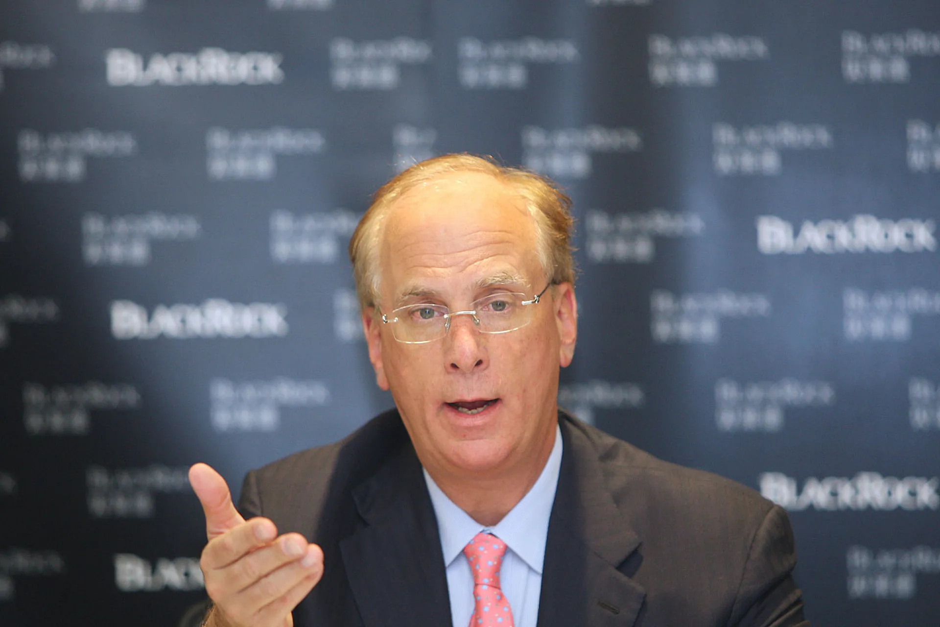 【贝莱德：买不完，根本买不完】当天持续更新…井松智能：股东拟减持6.02%股份赛