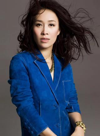 曝那英老公出轨 有网友曝光，那英老公，北京知名酒吧创始人与美女亲亲蜜蜜，饭后二人