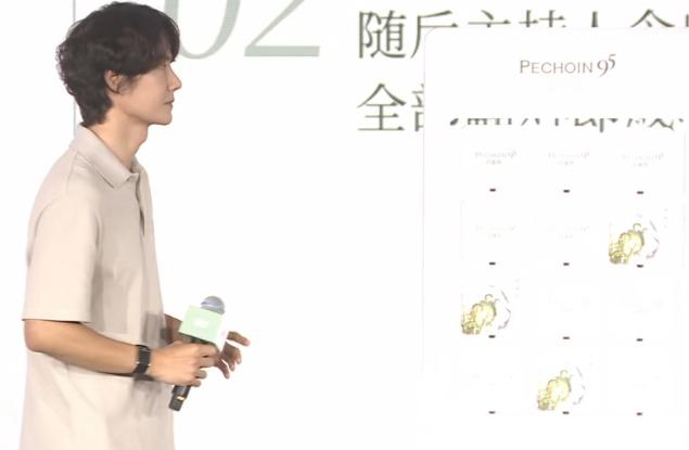翻了之后就这样转身看着观众席可爱晕啦哈哈哈 仿佛在说：我厉害吧 快夸我୧(๑•̀