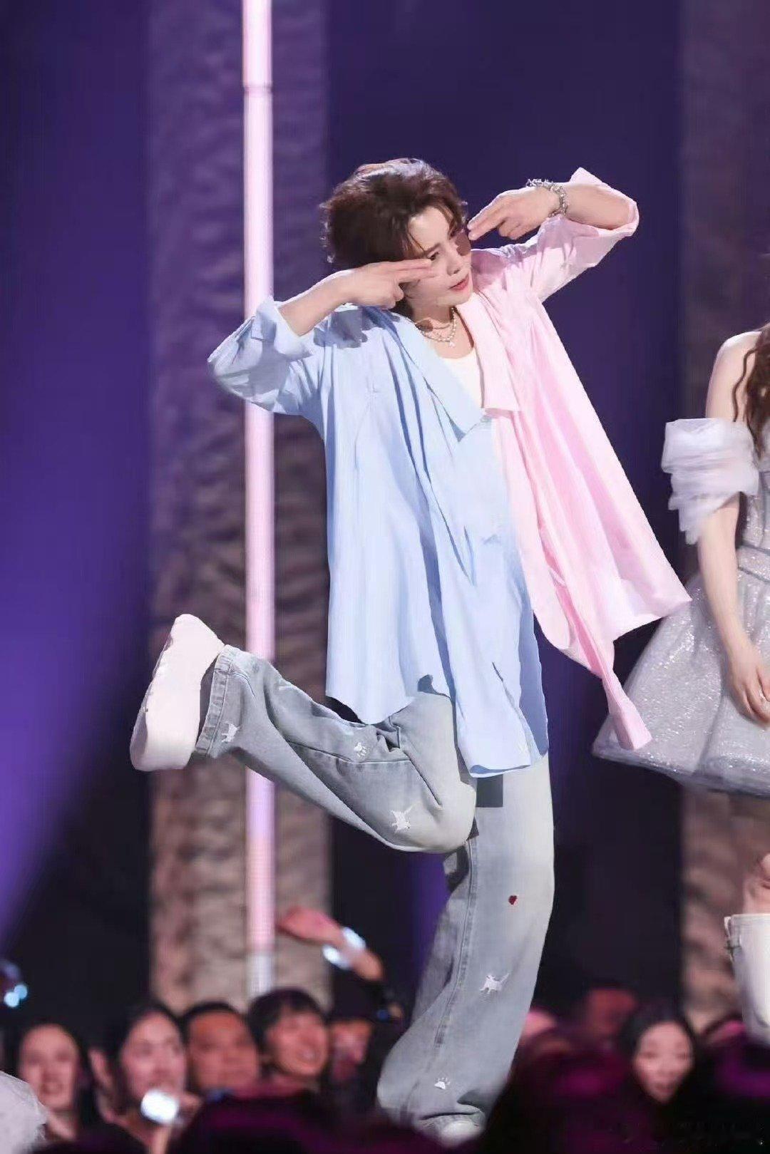 王濛有了心愿便利贴后遗症乘风2026哈哈哈哈王濛这后遗症也太真实，随便一个动作都