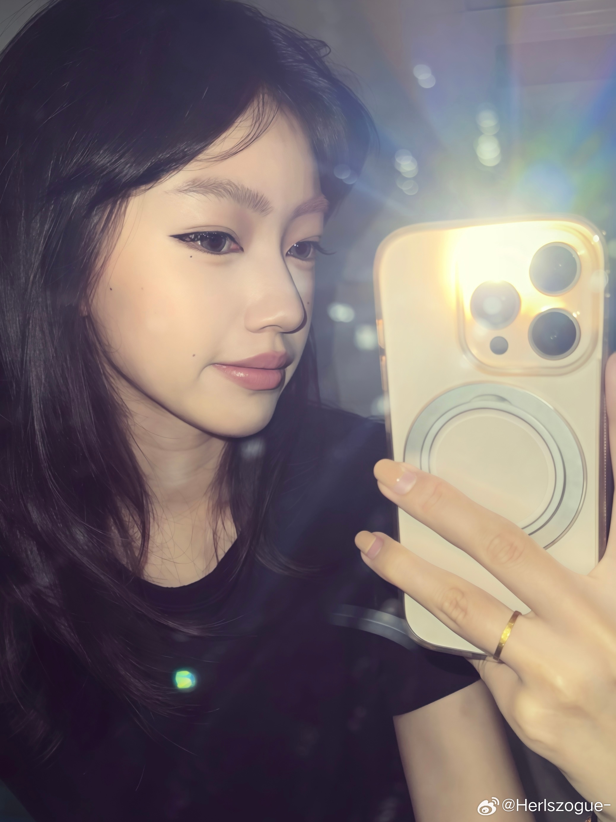 懒人素颜了一周之后终于化妆了不过素颜真的很爽！ ​​​