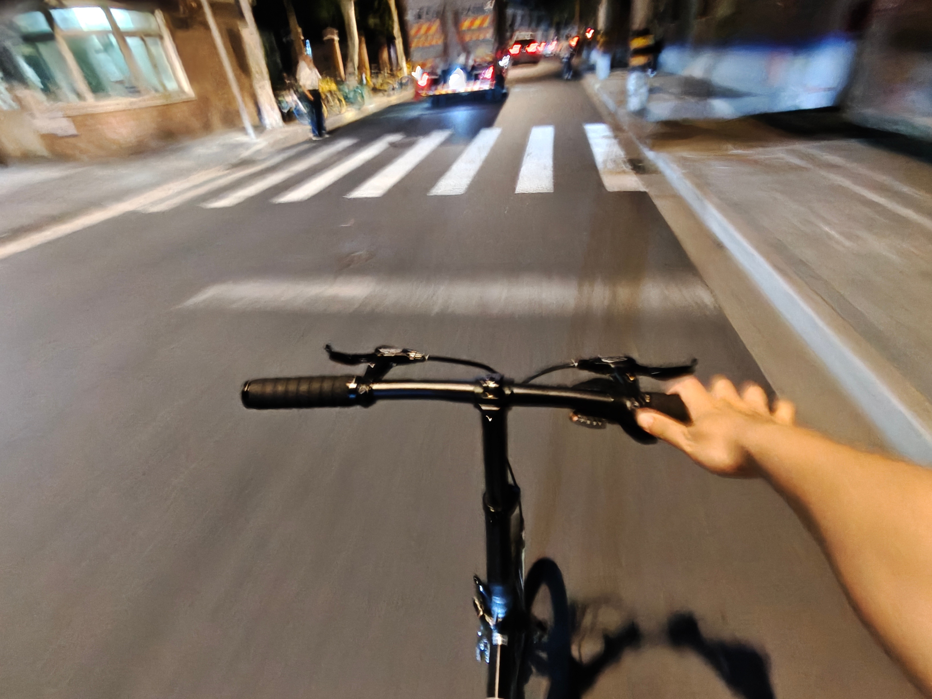 骑车真的挺好的～不要什么钱，比纯电都省，常年不运动，也给自己一个锻炼的机会从通勤