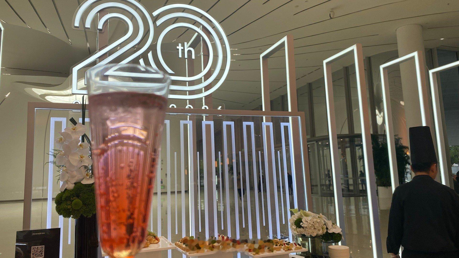 荣威品牌20周年抵达荣威品牌之夜现场了！现场好吃的好看的很多。荣威品牌之夜308